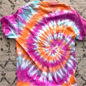 Super Cute Tie dye shirt summer colors